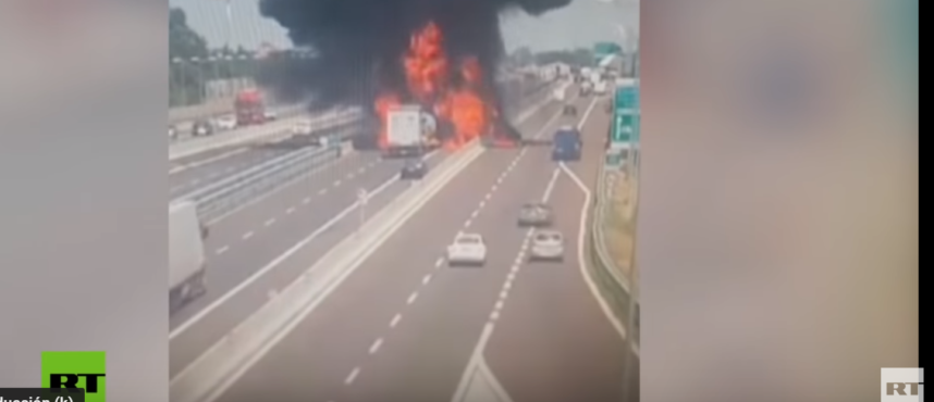 FUERTES IMÁGENES: Momento exacto de la enorme explosión en Bolonia